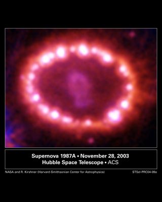 Supernova 1987 A (detail mgnf) - HST
"...There are more things in haeven and earth, Horatio, 
Than are dreamt of in our philosophy..."

"...Vi sono più meraviglie in cielo e sulla terra, Orazio, di quante ne son sognate dalla nostra stessa scienza..."

W. Shakespeare - "Hamlet" (Atto I - Scena V)
Parole chiave: Hubble Images