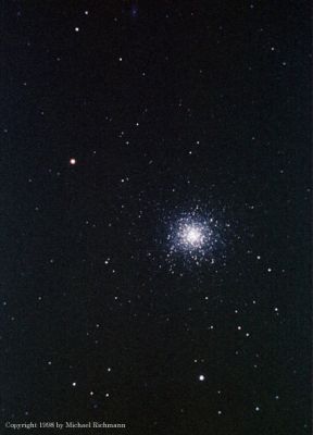 M 13 - Globular Star Cluster
"...A prima descendit origine mundi,
Causarum series..."

(Lucano)

"...Alla prima origine del Mondo (Creato) risale la causa di tutto..."
Parole chiave: From Earth Images
