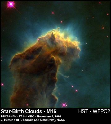 M 16 - The "Eagle Nebula" (detail mgnf) - possible Star Nursery - HST
"...Discite, o miseri, et causas cognoscite rerum,
Quid sumus et quidnam victuri gignimur..."

(Persio)

"...Imparate, o uomini, la causa delle cose, quello che siamo, perchè nasciamo e perchè viviamo..."
Parole chiave: Hubble Images
