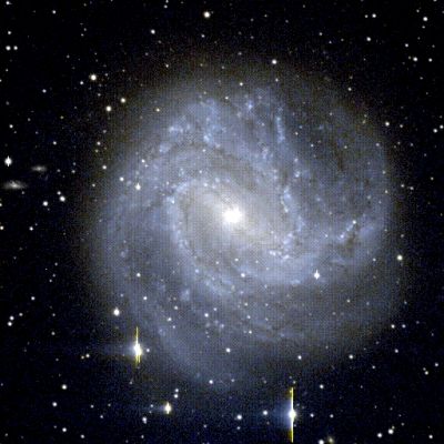 M 83 - Irregular Spiral Galaxy
"Sparir le Pleiadi
Sparìo la Luna,
E' a mezzo corso
La notte bruna.

Già fugge rapida
Ogni ora, e intanto
Sola in le piume,
Io giaccio, in pianto".

Saffo - trad. di U. Foscolo
Parole chiave: From Earth Images