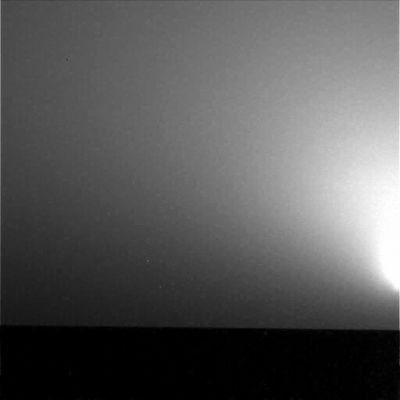 Martian Sunset with "star-like" objects
Anche in questa immagine è possibile individuare (sia sulla superficie, quasi a ridosso dell'orizzonte, sia nel Cielo Marziano) una serie di tre corpi luminosi. Il corpo luminoso posto sulla superficie del Pianeta potrebbe essere - anche se non pare - un "artifact" risultante da un difetto di ricezione dell'immagine; idem si può dire per lo "star-like" object meno brillante ed in posizione più alta nel Cielo. Il terzo bagliore, però, che nell'immagine appare di color bianco brillante, riteniamo che...
Parole chiave: Possible Surface and Orbital Anomaly