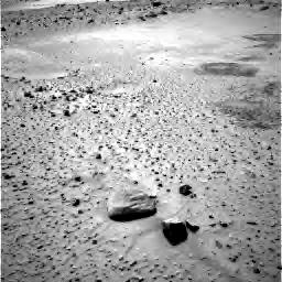 Anomalous rock formation
Una possibile traccia di Vita (ancorchè passata) su Marte, area Gusaev Crater, è stata individuata durante i primissimi giorni di permanenza della Sonda sulla superficie Marziana. 
Questo gruppo di rocce ha insospettito molti Ricercatori, in particolare, per la conformazione del masso più picccolo, posto in primo piano, in quanto esso presenta un "foro" a pianta rettangolare (ben visibile nei frames successivi) di origine - secondo alcuni - artificiale (è troppo simmetrico per essere naturale, dicono).
Parole chiave: Slot-Rock and "The Shell" area