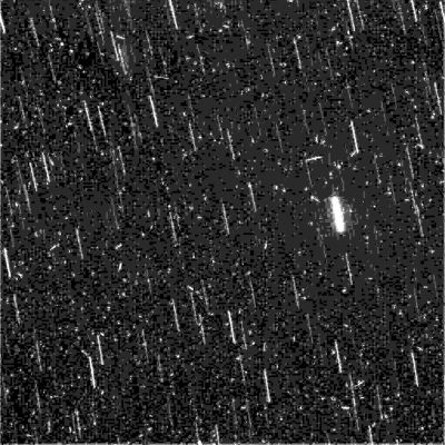 A Martian Starry Night (3)
...questo non accade, anzi. Sia nel frame precedente, sia in questo, sia nell'ultimo della serie si possono vedere, accanto alla moltitudine di stelle che lasciano tracce via-via sempre più luminose e lunghe, TUTTE PARALLELE fra loro, una serie di tracce incoerenti rispetto al moto del Pianeta. Cosa rappresentano queste tracce? Secondo noi si tratta di altri oggetti che seguono un movimento diverso rispetto al movimento apparente della volta celeste. Solo in questa immagine ne contiamo 7. Sono tutte...
Parole chiave: Possible Orbital Anomaly