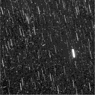 A Martian Starry Night (4)
...vecchie Sonde Russe ed Americane abbandonate in orbita intorno al pianeta che vengono "casualmente" riprese? La NASA dice di si, ma noi - questa volta - riteniamo che si sarebbe dovuto fare uno sforzo creativo maggiore per impedire ai semplici Ricercatori di ipotizzare scenari diversi.
In altre parole: o le tracce incoerenti rispetto alle tracce delle stelle sono semplici difetti dell'immagine (!) o sono effettivamente Sonde di un qualche tipo, ma molto probabilmente non "Made in USA" nè "Made in URSS"
Parole chiave: Possible Orbital Anomaly