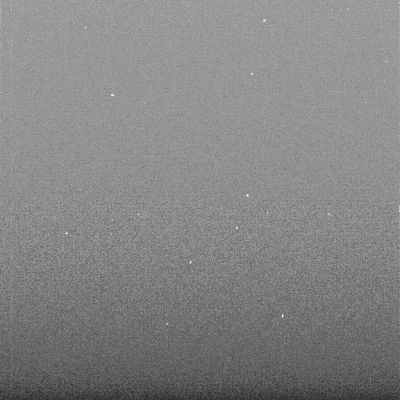 You see the stars, but...it's daytime! (2)
E' vero che si vedono meno stelle (stelle?!?) in questo e nei fotogrammi che seguono, però è pur vero che su Marte, area Gusaev Crater, albeggia alle 6 (in questo periodo dell'anno Marziano) e quindi alle 9 passate è davvero pieno giorno: in teoria, se queste sono effettivamente fotografie del cielo, si dovrebbe vedere un panorama definito ed omogeneo SENZA star-like objects di sorta!
Parole chiave: Controversial