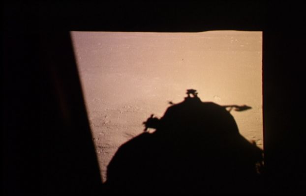 AS 11-37-5463 - A distant hill...(2)
Vedi il commento al frame che precede.
Parole chiave: Lunar Horizon