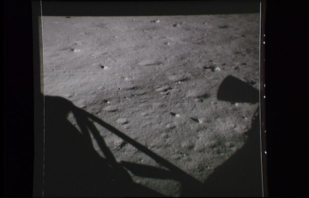 AS 11-39-5774 - A linear shadow (4)
...il tempo magari ci dirà che abbiamo clamorosamente sbagliato oppure ci dirà che avevamo ragione. In ogni caso il nostro lavoro come le nostre opinioni, nel bene e nel male, saranno stati di supporto al lavoro di altri. Certo, sbagliare fa male, a volte, ed a volte dà fastidio. Ma l'errore (anche quello "grosso"!) fa parte del Lavoro e della Vita del Ricercatore: o accettiamo questo fatto e ce ne facciamo una ragione, o cambiamo mestiere...
Parole chiave: Anomalous shadow