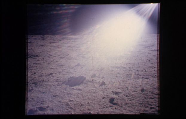 AS 11-40-5935 - Up-Sun (1)
...ed è pur vero che il lavoro di ricerca è fatto (anche) di grandi entusiasmi e di grandi errori; di presunte scoperte e di cocentissime delusioni. 
Di grandi intuizioni e di colossali stupidaggini. 
Ma noi questo lo sappiamo e lo sapete anche Voi. 
Il punto focale di tutto non è (solo) nel possesso di conoscenze di base più o meno grandi. 
Il punto focale è l'Educazione alla Ricerca unita alla Volontà del Ricercatore ed alla sua Onestà Intellettuale. 
Se tutte queste componenti ci sono, allora la...
Parole chiave: Moonscapes