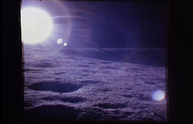 AS 12-46-6763 - Moon Panorama (5) - Up-Sun
..."Surveyor Crater", che appare ora in questo frame per la prima volta e che sarà teatro di svariate immagini, alcune delle quali di assoluto valore storico.
Parole chiave: Postcards from the Moon