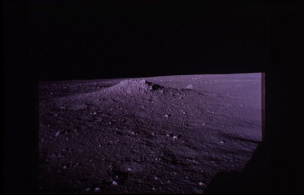 AS 12-46-6795 - A very strange mound (3)
...di questo particolare "dettaglio" della superficie della Luna. Da questa ulteriore immagine (l'astronauta si è spostato leggermente sulla sua Dx, presumiamo proprio per verificare - otticamente - l'esistenza di una simmetria bilaterale) la "struttura" ci appare in tutta la sua curiosa apparenza. Alcuni Ricercatori hanno subito ipotizzato l'artificialità dell'Anomalia superficiale e, in effetti, l'immagine che abbiamo davanti sembra davvero confermare questa impressione. E' evidente che si tratta di...
Parole chiave: Anomalous Surface Structure