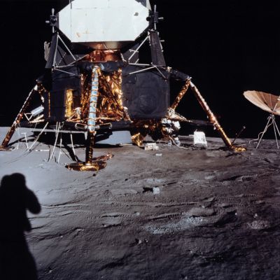 AS 12-47-6961 - The "LM" in HR
Una bella immagine ad Alta Risoluzione del Modulo Lunare. Nel Cielo della Luna si possono intravedere, su entrambi i lati del LM, alcune stelle (stelle vere, in questo caso). Si può anche notare, sotto il LM, una leggera traccia di bruciatura causata - presumibilmente - dal propulsore di discesa. Non si vede nessun cratere (provocato dal getto frenante) e non sembra che le "zampe" del LM sìano sporche di polvere (come nel caso di Apollo 11). Anche l'orizzonte dietro al LM smbra "corto" ma, come già...
Parole chiave: LM
