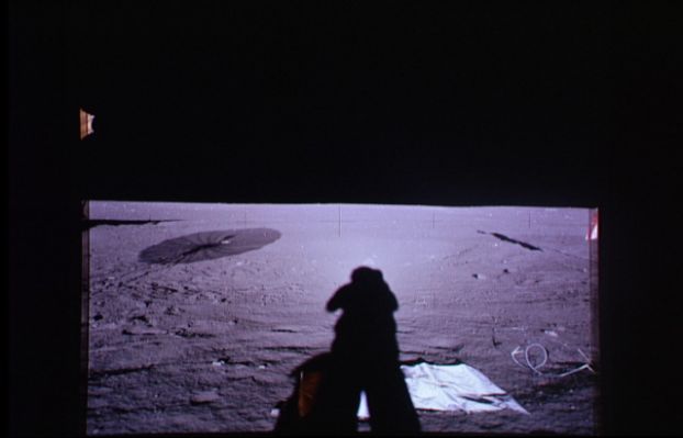 AS 12-47-6985 - The LM and other equipment (4)
...limitare e via-via tutte le solite CHIACCHIERE IPOCRITE che ci sentiamo raccontare da più di 30 anni. Si: "IPOCRITE" perchè, a quanto ci consta, se è vero che il Programma Spaziale Umano (che coinvolgeva, nell'ordine, la Luna, Marte e poi lo Spazio Profondo) venne fermato proprio perchè "...i costi erano esagerati in rapporto ai benefici ("budget cuts" si disse e scrisse)..." e perchè, inoltre, esistevano "...altre priorità in cui il Fattore Umano era prevalente..." a noi non risulta che i...
Parole chiave: Postcards from the Moon