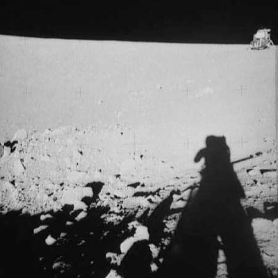 AS 12-48-7143 - A long shadow and the LM in the distance
nessun commento
Parole chiave: Postcards from the Moon