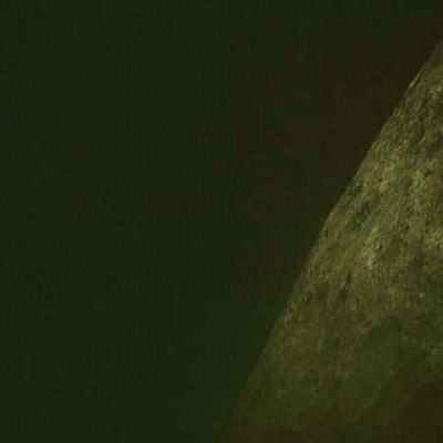 AS 13-60-8627 - Moon from orbit
Forse questa è pura fantascienza o forse è la semplicissima realtà, ma noi crediamo che l'interruzione repentina dello Human Space Programme sia stata provocata, in qualche modo, anche dal timore di giungere totalmente impreparati (scientificamente, tecnologicamente, culturalmente ed umanamente) ad un "faccia a faccia" con Creature più evolute rispetto a noi di secoli, millenni o, forse, addirittura di milioni di anni (terrestri). 
Parole chiave: Moon from orbit