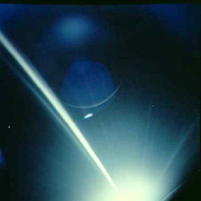 AS 14-72-9938 - Up-Sun
Un contro-luce, decisamente suggestivo, ripreso durante un'orbita attorno alla Luna.
Parole chiave: Postcards from the Moon