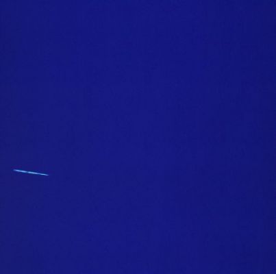 AS 14-76-10346 - Deep Blue...
Una fotografia suggestiva ed ambigua: il blu è davvero il colore di Apollo 14. Quale sia la causa di questo "Deep Blue" (come lo abbiamo battezzato noi) non ci è possibile dirlo. 
Certo è che le domande alle quali è difficile (anzi: impossibile) rispondere incominciano a farsi davvero tante...Peccato che la NASA, debitamente interpellata anche a questo riguardo, non abbia trovato neppure un attimo di tempo per buttare giù una risposta plausibile.
Parole chiave: Controversial