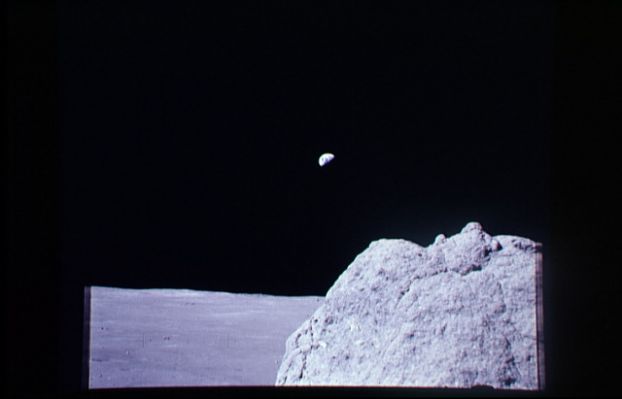 AS 17-137-20960 - The Earth over a large boulder (1)
nessun commento
Parole chiave: Postcards from the Moon