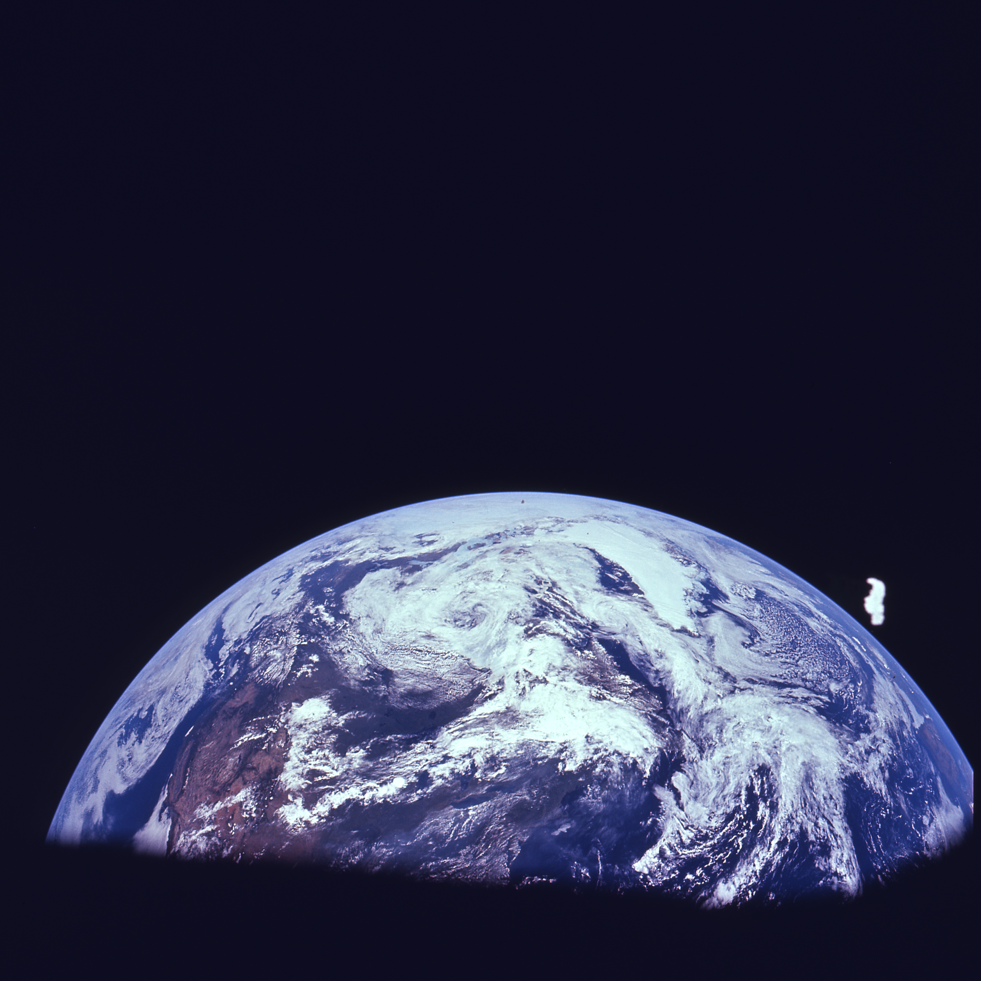 ORIGINAL NASA APOLLO 11 - AS11-36-5319.jpg