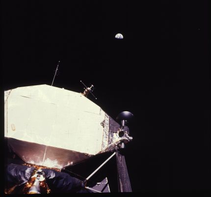 AS 11-40-5923 - Up and above...
Parole chiave: Lunar Module and Earth