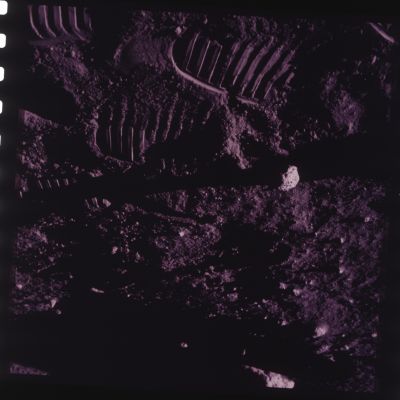AS 12-46-6719 - Lunar Surface with "Footprints"
Caption NASA originale:"Cross-Sun to the south of the area where Pete Conrad collected the contingency sample starting at 115:23:55 MT. One of the shallow trenches he made with the sampler is above center".

Parole chiave: Lunar Surface