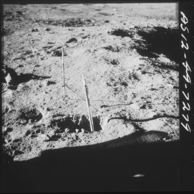 AS 12-49-7279 - Lunar Surface
This is the first frame of a stereopair of cross-Suns from the North of the Sharp Crater trench (picture taken by Pete Conrad).
Parole chiave: Lunar Surface