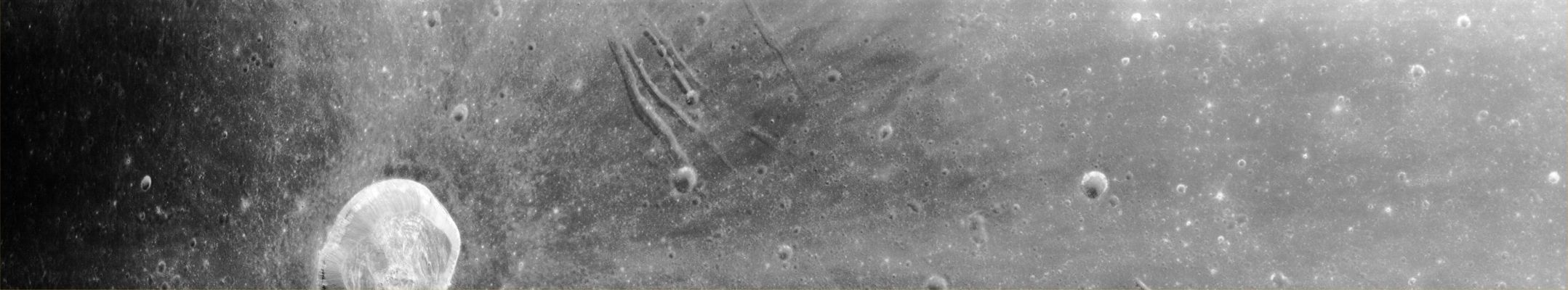 AS 15-P-9564 (a) - Dawes Crater Region
Image Collection:  Panoramic 
Mission:  15 
Magazine:  P 
Revolution:  33 
Latitude: 20,5° North
Longitude: 27,0° East
Lens Focal Length:  24 inch 
Camera Altitude:  111 Km 
Sun Elevation (on Local Horizon):  51° 
Stereo Pair:  AS15-P-9569
Film Type:  3414 
Film Width:  5"
Image Width:  45,24"
Image Height:  4,5"
Film Color:  black & white
Feature(s):  DAWES
Parole chiave: Metric Frames