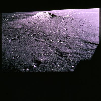 AS 12-46-6795 - The "Lunar Mound"
Parole chiave: Lunar features - The "Mound"