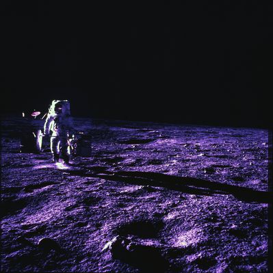 AS 12-46-6807 - Running in the Sun (2)
Parole chiave: Astronaut on the Moon