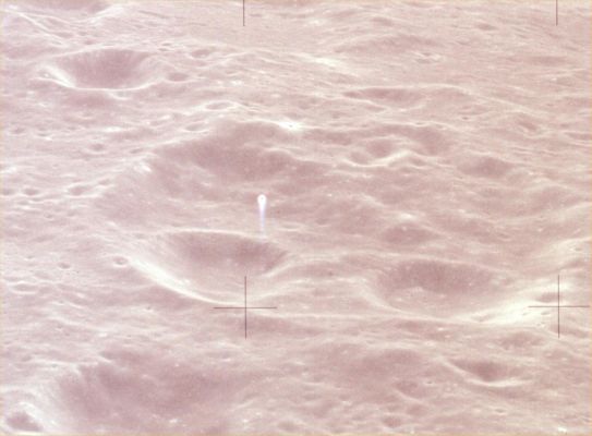 AS 12-47-6890 - Rising Spark (old version) detail mgnf
Vedi il commento svolto per il frame precedente.
Parole chiave: The Moon from orbit - possible Orbital Anomaly