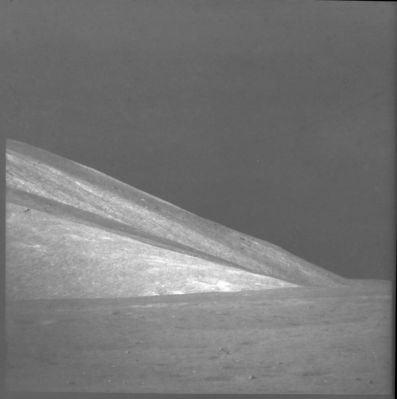 AS 15-90-12265 - The limb of a smooth hill (2)
Parole chiave: Moon Panorama - Plains and Hills