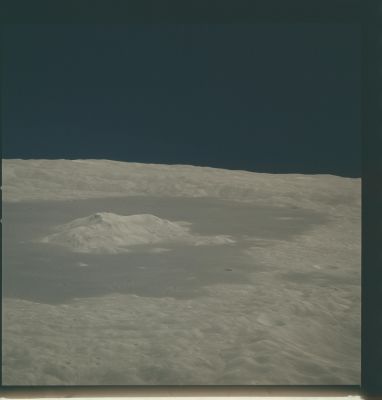 AS 15-91-12383 - Tsiolkovsky Crater
Parole chiave: The Moon from orbit - Craters (Tsiolkovsky)