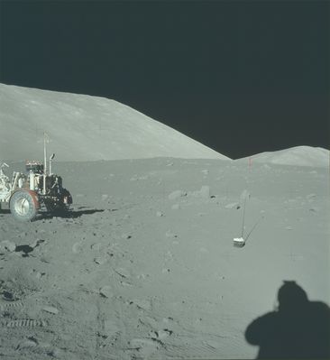 AS 17-134-20422 - South Massif and Lunar Rover (3)
Parole chiave: Lunar Surface - Hills and Mountains - South Massif
