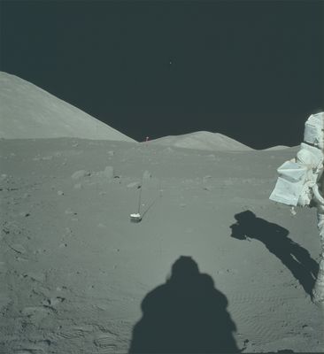 AS 17-134-20424 - South Massif, Cernan's shadow and "Jack" Schmitt
Parole chiave: Postcards from the Moon - Men at Work