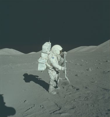 AS 17-134-20425 - Jack Schmitt and his rake
Parole chiave: Postcards from the Moon - Men at Work