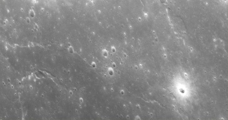 AS 17-P-2226 (2)
Parole chiave: The Moon from orbit