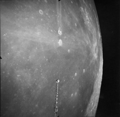 AS 16-m-1371 - Metric Frames
nessun commento
Parole chiave: Moon from orbit - Plains