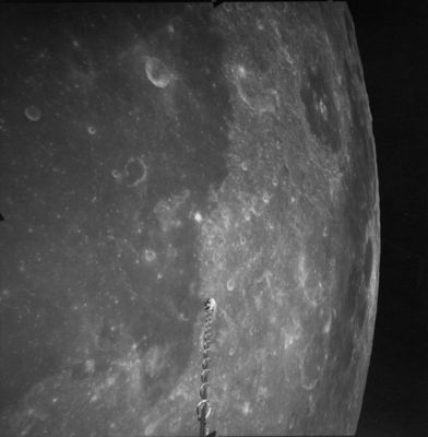 AS 16-m-1341 - Metric Frames
nessun commento
Parole chiave: Moon from orbit - Plains, Hills and Craters