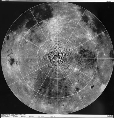 011 - The Southern Side of the Moon
nessun commento
Parole chiave: The Moon (South-Side)