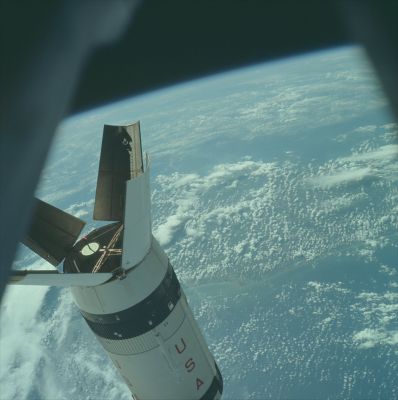 AS 07-03-1546 - Training around the Earth
Parole chiave: Postcard from Space