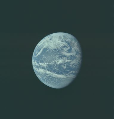 AS 11-36-5344 - Earth's going away...
Parole chiave: The Earth from Space