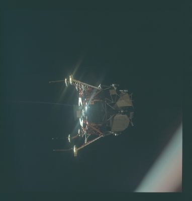 AS 11-44-6582 - The Eagle, after the undocking (2)
Parole chiave: LM Eagle - Apollo 11