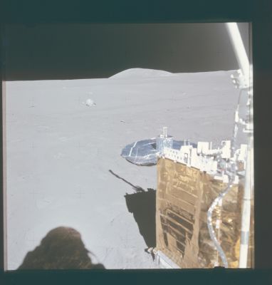 AS 15-87-11844 - The "Passive Seismic Experiment" Package
Caption NASA originale:"Rightward of 11843, showing the PSE and the Central Station".
Parole chiave: Lunar Equipment and Lunar Horizon