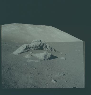 AS 17-147-22590 - Geophone Rock (Geophone 2)
ALSEP pan.: 10 o'clock boulder, Geophone #2.

Parole chiave: Lunar Surface - extremely bizarre outcrop