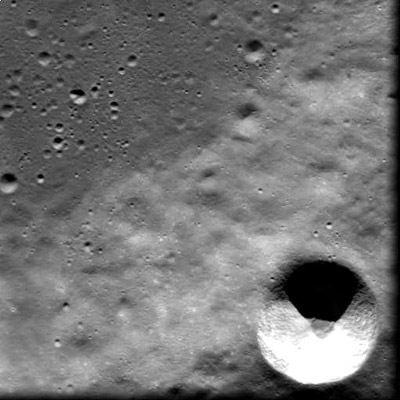 Cuvier "C"
Caption ESA originale:"This high-resolution image, taken by the Advanced Moon Imaging Experiment (AMIE) on board ESA’s SMART-1 spacecraft, shows the young crater ‘Cuvier C’ on the Moon. 
AMIE obtained this sequence on 18 March 2006 from a distance of 591 Km from the surface, with a ground resolution of 53 mt per pixel. The imaged area is centred at a Latitude of 50,1º South and a Longitude of 11,2º East, with a field of view of 27 Km. The North is on the right of the image. 

Cuvier "C", a crater about 10 Km across, is visible in the lower right part of the image. Cuvier "C" is located at the edge of the larger old crater Cuvier, a crater 77 Km in diameter. The upper left quadrant of the image contains the smooth floor of Cuvier, only one fourth of which is visible in this image".
Parole chiave: The Moon from orbit - Crater Cuvier "C"