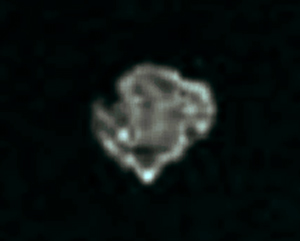 AS 15-82-11178 - The "Anomaly" - EXTRA detail mgnf
Ed ecco il contributo, come al solito prezioso, del Dr Alessio Feltri sulla possibile "anomalìa volante" immortalata nei pressi della Stazione 10, a poche centinaia di metri da una delle colline che formano il meraviglioso Hadley Delta. La sensazione, analizzando questo extra-detail mgnf, è che l'oggetto volante - qualora non si tratti di un photoartifact - sia un qualcosa di completamente non convenzionale. E se fossimo in presenza di un UFO, questo UFO costituirebbe (come lo potete constatare Voi stessi) un'Anomalia nell'Anomalìa.

Che cosa stiamo guardando?
Parole chiave: Highly controversial frame