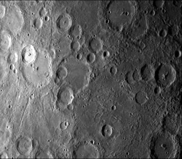 Mercury's "Kuiper Crater"
Caption NASA originale:"The Mariner 10 Television-Science Team has proposed the name "Kuiper" for this very conspicuous bright Crater (top center) on the rim of a larger older crater. 
Prof. Gerard P. Kuiper, a pioneer in planetary astronomy and a member of the Mariner 10 TV team, died December 23, 1973, while the spacecraft was en route to Venus and Mercury. Mariner took this picture (FDS 27304) from about 88.450 Km (55.000 miles), some 2 1/2 hours before it passed Mercury on March 29, 1974. The bright-floored crater, 41 Km (25 miles) in diameter, is the center of a very large bright are which could be seen in pictures sent from Mariner 10 while Mercury was more than two million miles distant. The larger crater is 80 Km (50 miles) across".
Parole chiave: Mercury