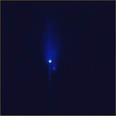 The "Blue Flare" (1) from AS 14-66-9290
L'Amico Alessio Feltri ha ragione, ovviamente: solo degli "stupidi" (e gli Astronauti non lo erano, credetemi...) si sarebbero fermati a pochi metri da uno spettacolo fantastico e (decisamente!) difficile da vedersi con frequenza. La Luna era/è un'Esperienza Unica: la mancanza di frames che riguardano sia le pareti, sia l'interno di Cone Crater è (per lo meno) inspiegabile. Ma torniamo un attimo indietro...Tutta la discussione era nata a causa di questa "Blue Flare" (o Fiaccola Blu) che appare in tre fotogrammi relativi alla Missione Apollo 14. Ok, Cone Crater è "sparito" e la NASA NON ha reso pubbliche le immagini riprese - come supponiamo... - dagli Astronauti. Certo è, però, che quanto accaduto è davvero strano: un cratere imponente come Cone Crater è svanito nel nulla - e nessuno, o quasi, se ne è accorto per oltre 35 anni... - ma sono rimasti, BEN CHIARI, tre frames che riprendono una Singolarità assolutamente fantastica e che sembra "svilupparsi", nel tempo...
Parole chiave: A Moon Investigation