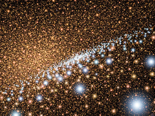 The "active nucleus" of M 31
"...Dum vitant stulti vitia, in contraria currunt..."

(Orazio)

"...Gli sciocchi, cercando di sfuggire ad un'ossessione (vitium), incorrono nel suo opposto..."
Parole chiave: Artistic Visions of the Universe