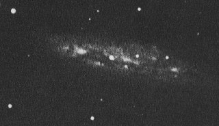 M 108 - An Irregular Galaxy
"...Virtute duce, comite Fortuna..."

(Cicerone)

"...Se ciÃ² che (ci) guida Ã¨ la VirtÃ¹, (allora) compagna (della Vita) sarÃ  la Sorte..."
Parole chiave: From Earth Images