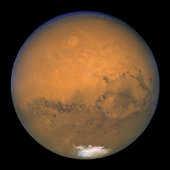 Mars from the Hubble Space Telescope
Ancora al disco di Marte, come appare agli occhi dell'Hubble Space Telescope: da notare ancora la caratteristica colorazione aranciata del Pianeta ed i riflessi azzurri lungo i bordi. Molto ben sviluppata e definita, in questa immagine come nella precedente, la calotta Sud-Polare.
Parole chiave: Hubble Images - Mars